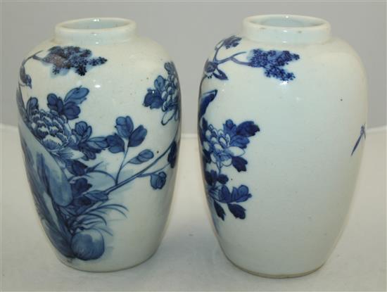 A pair of Chinese blue and white crackle glaze ovoid vases, early 20th century, 19.5cm
